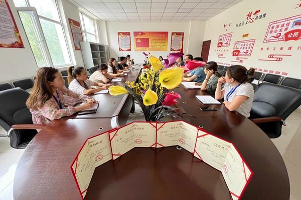 重溫光輝歷程 傳承偉大精神 內(nèi)蒙古電力交通職業(yè)技術(shù)學(xué)校召開(kāi)慶祝建黨102周年大會(huì)