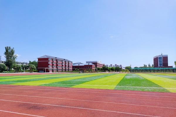 南校區(qū)操場 