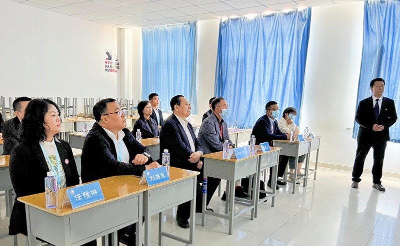 ?教育部教育質(zhì)量評估中心專家組 國家開放大學(xué)領(lǐng)導(dǎo)組蒞臨學(xué)校參觀指導(dǎo)