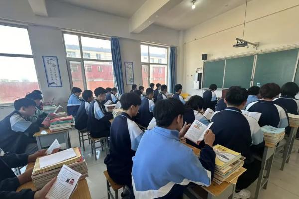 “學生資助政策學習”專題活動